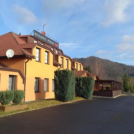 Formule Hotell Perštejn Exteriör bild