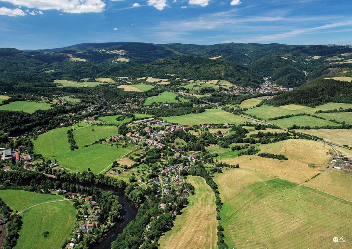 Formule Hotell Perštejn Exteriör bild