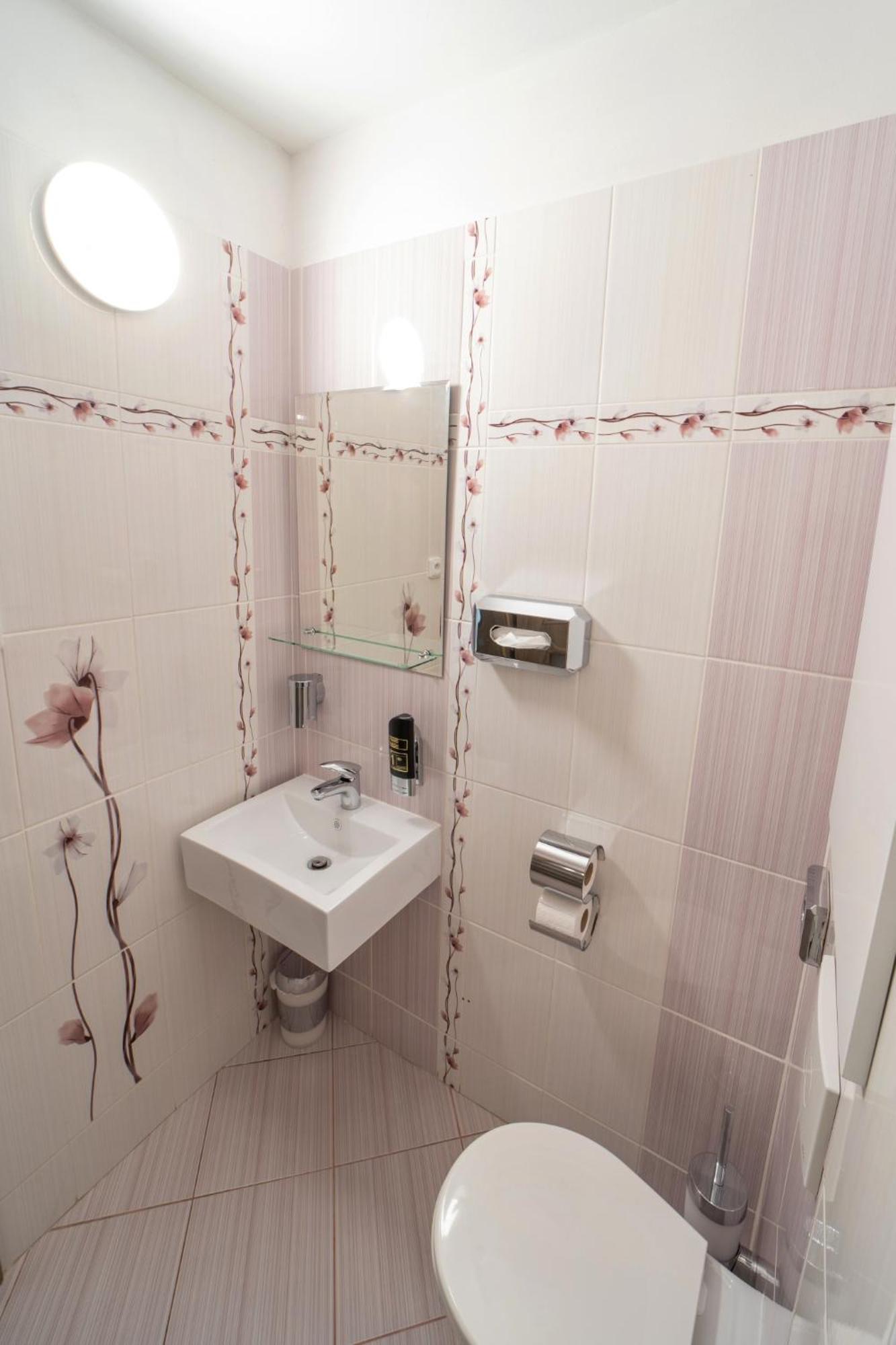 Formule Hotell Perštejn Exteriör bild
