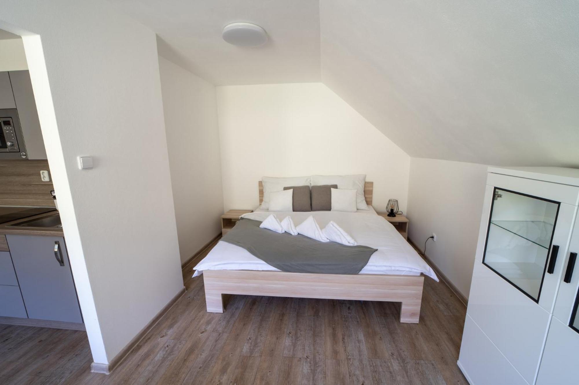 Formule Hotell Perštejn Exteriör bild