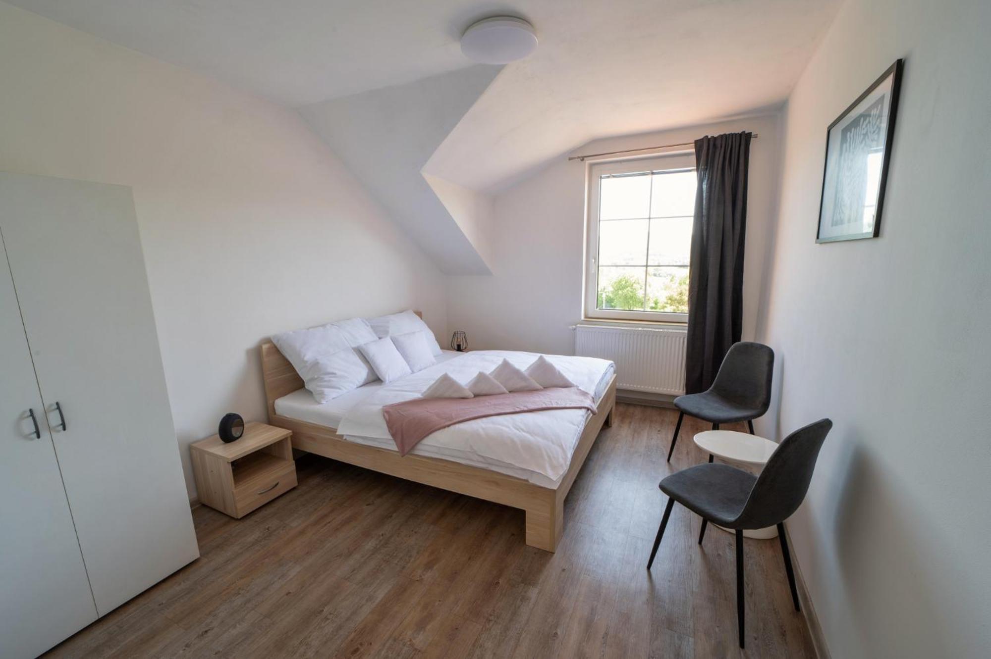 Formule Hotell Perštejn Exteriör bild