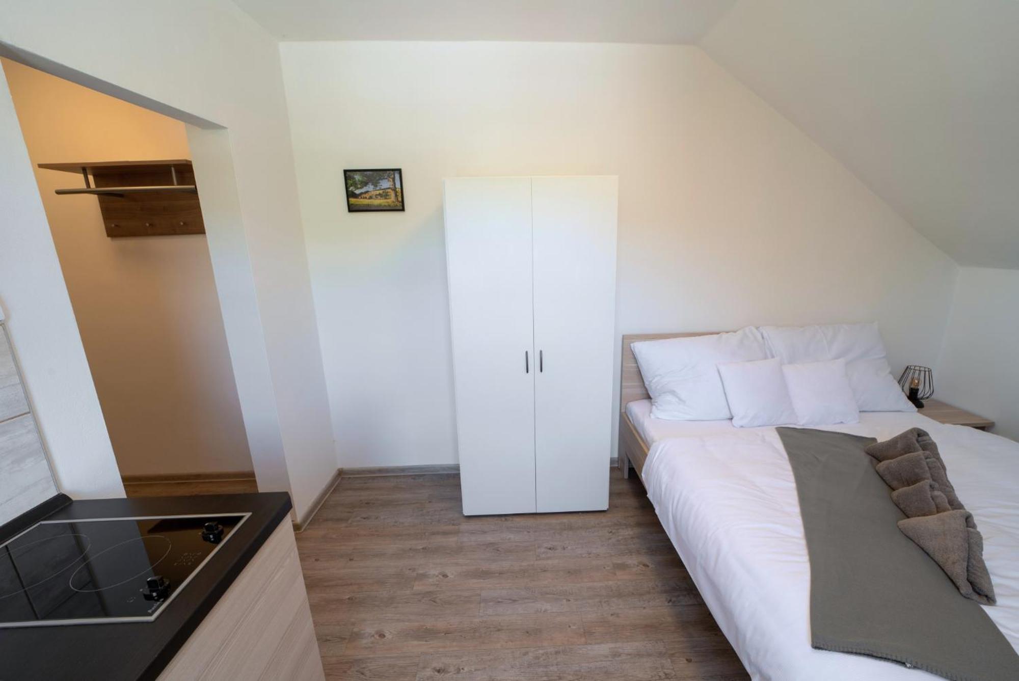 Formule Hotell Perštejn Exteriör bild