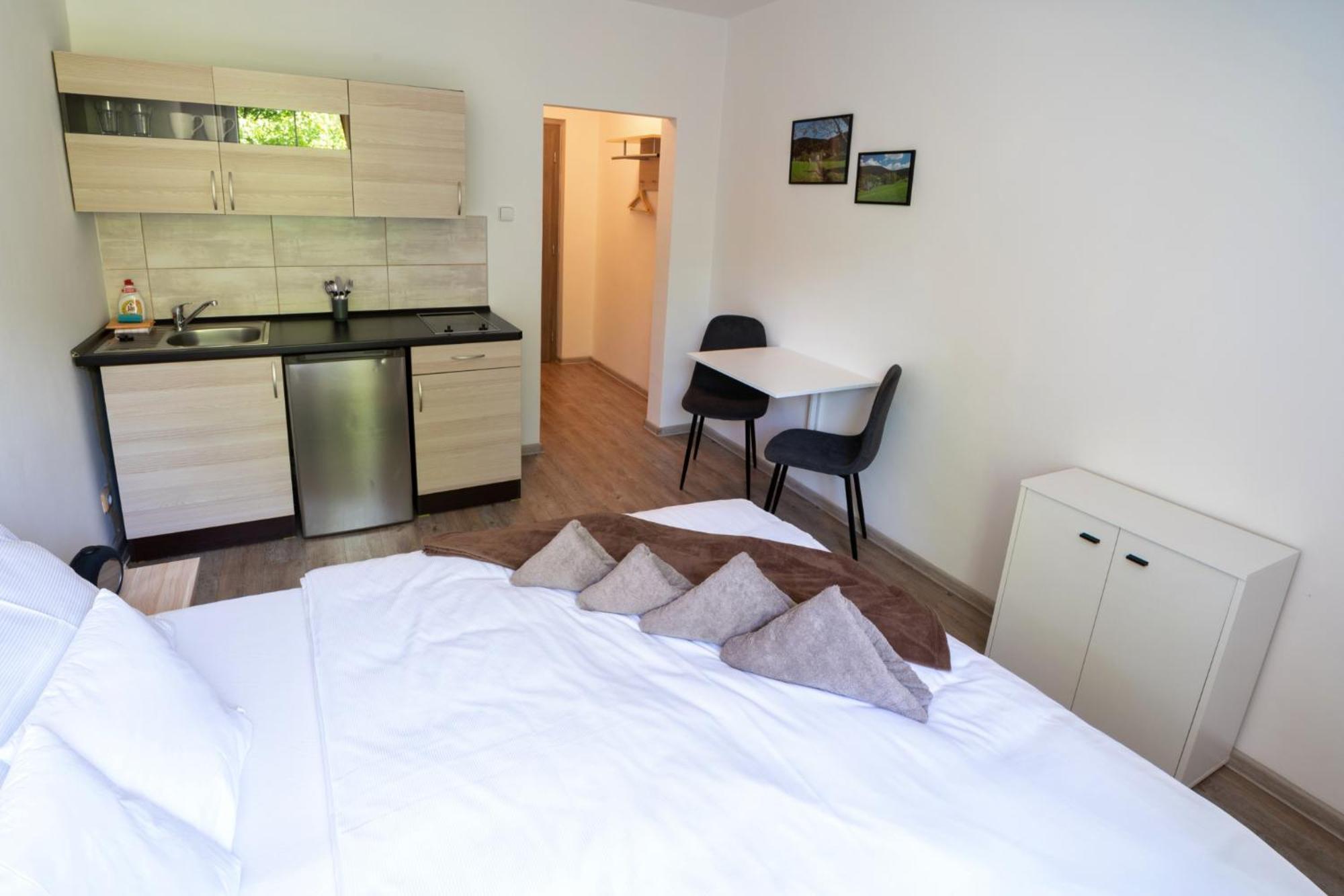 Formule Hotell Perštejn Exteriör bild